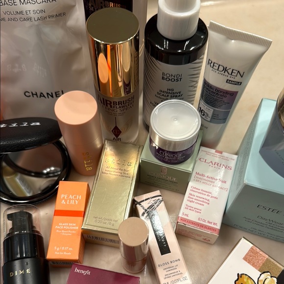 Dior Gold Beauty Set with Skincare and Makeup - Picture 7 of 9